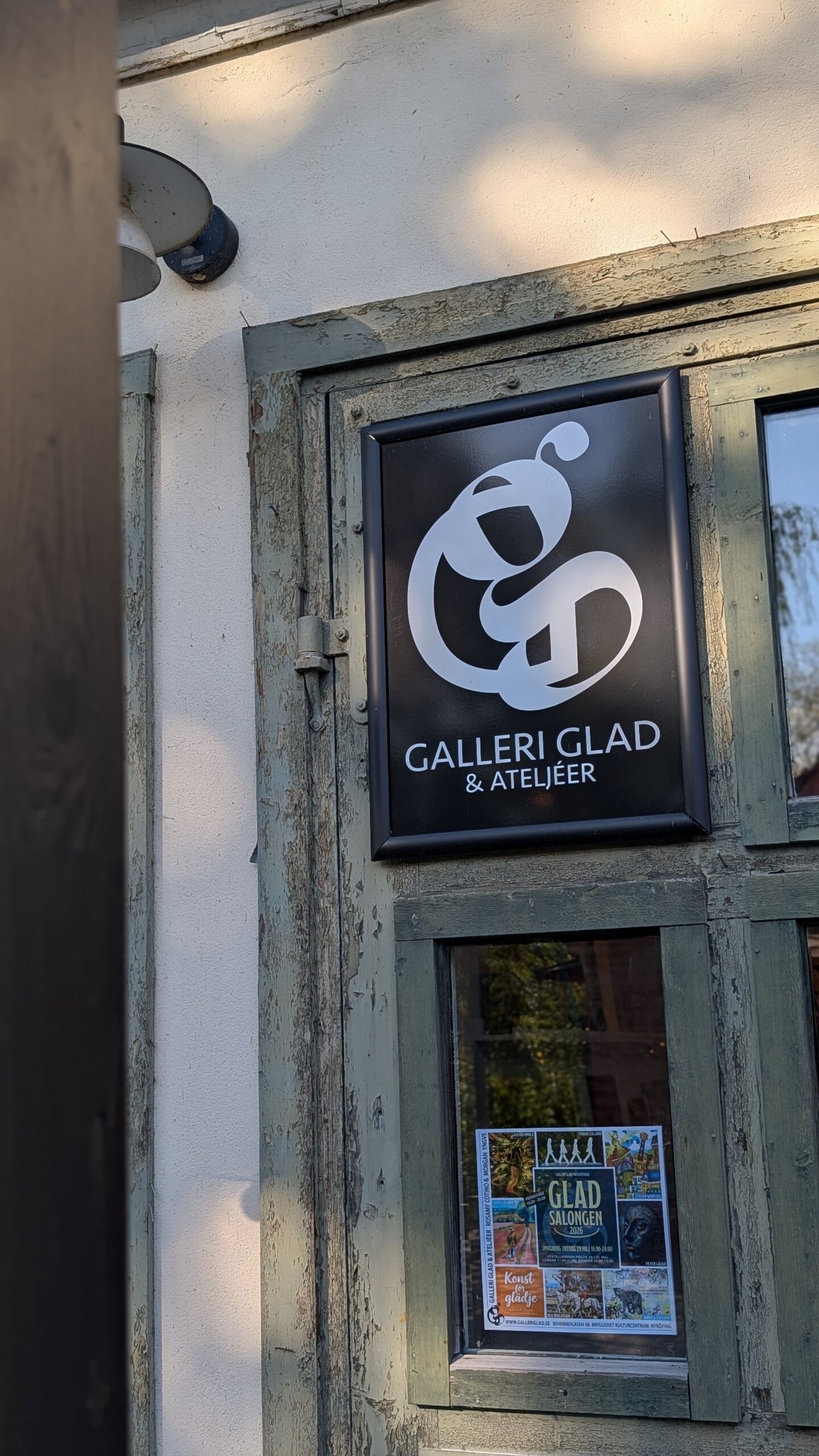 Galleriglad Scaled